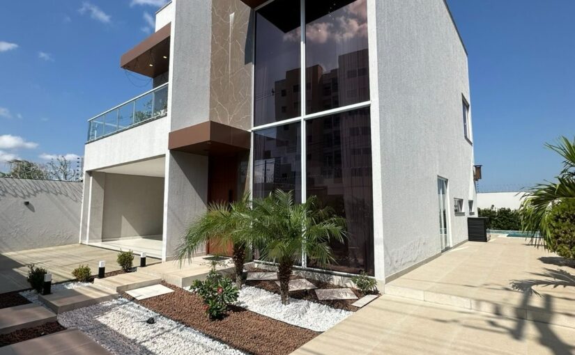 CORRETOR DE IMÓVEIS VENDE CASA DE ALTO PADRAO