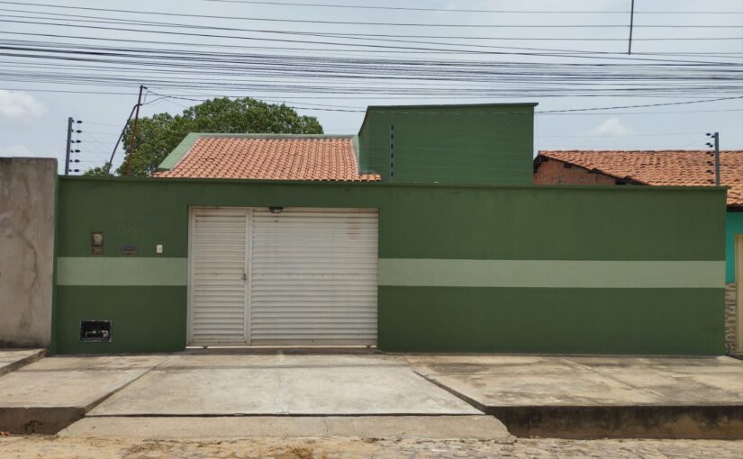 Corretor de imóveis jackon nixon vende casa no parque piaui em Timon barata