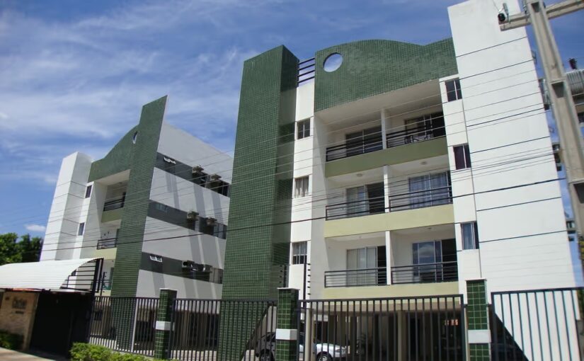 Corretor de imóveis Jackson Nixon vende apartamento Caribe Residente