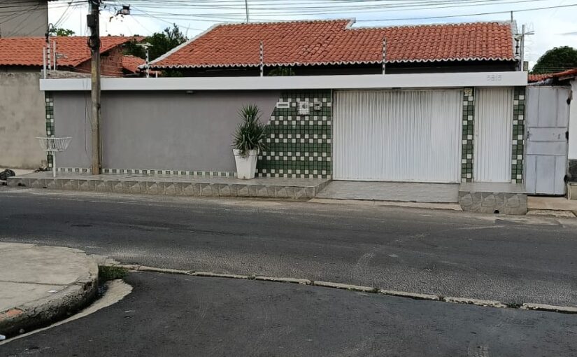 Venda de casa no Dirceu três quartos piscina