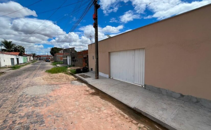 CASA À VENDA – AO LADO DO CONDOMÍNIO RESIDENCIAL COLORADO