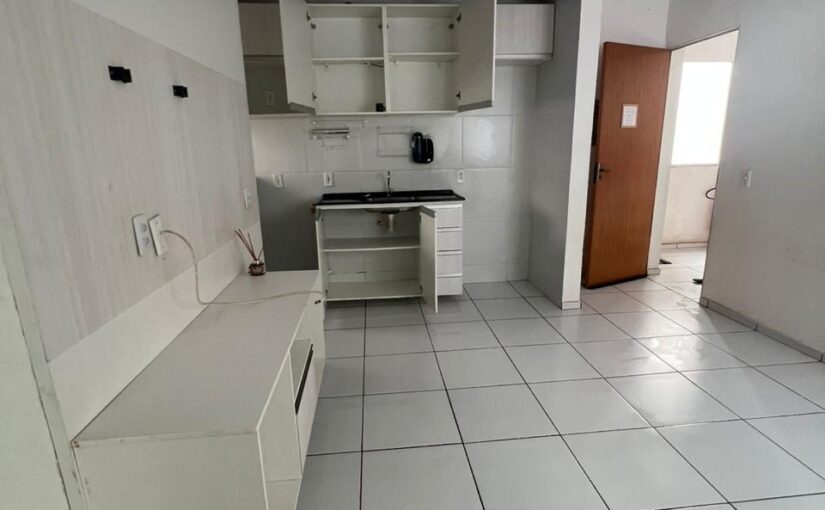 APARTAMENTO MOBILIADO À VENDA – VILLAGE LESTE GRANADA